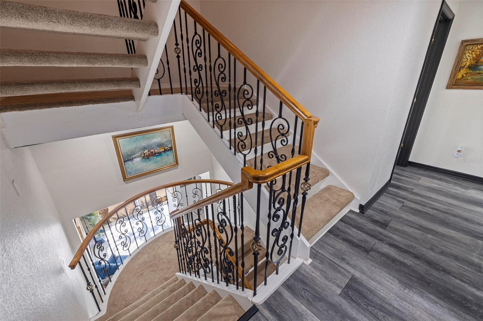 BRIDGEWATER TWNHMS - Residential