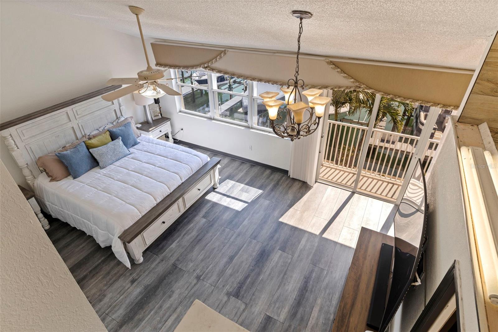 BRIDGEWATER TWNHMS - Residential