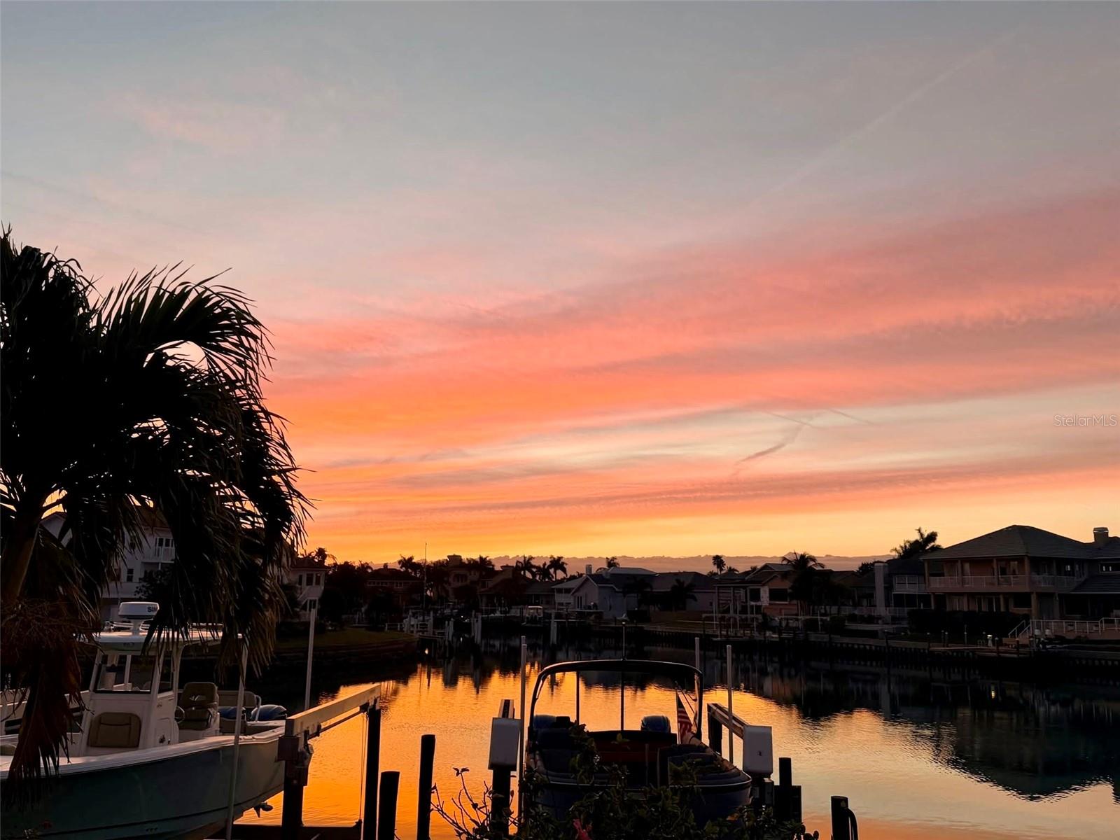 BRIDGEWATER TWNHMS - Residential