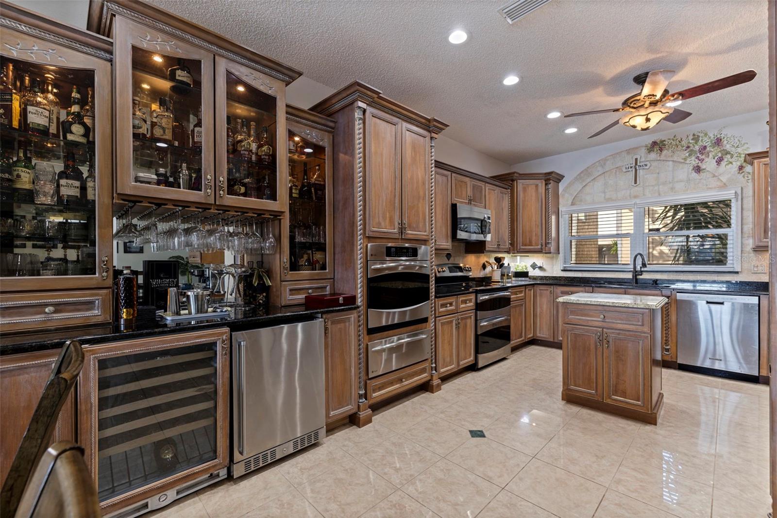 BRIDGEWATER TWNHMS - Residential