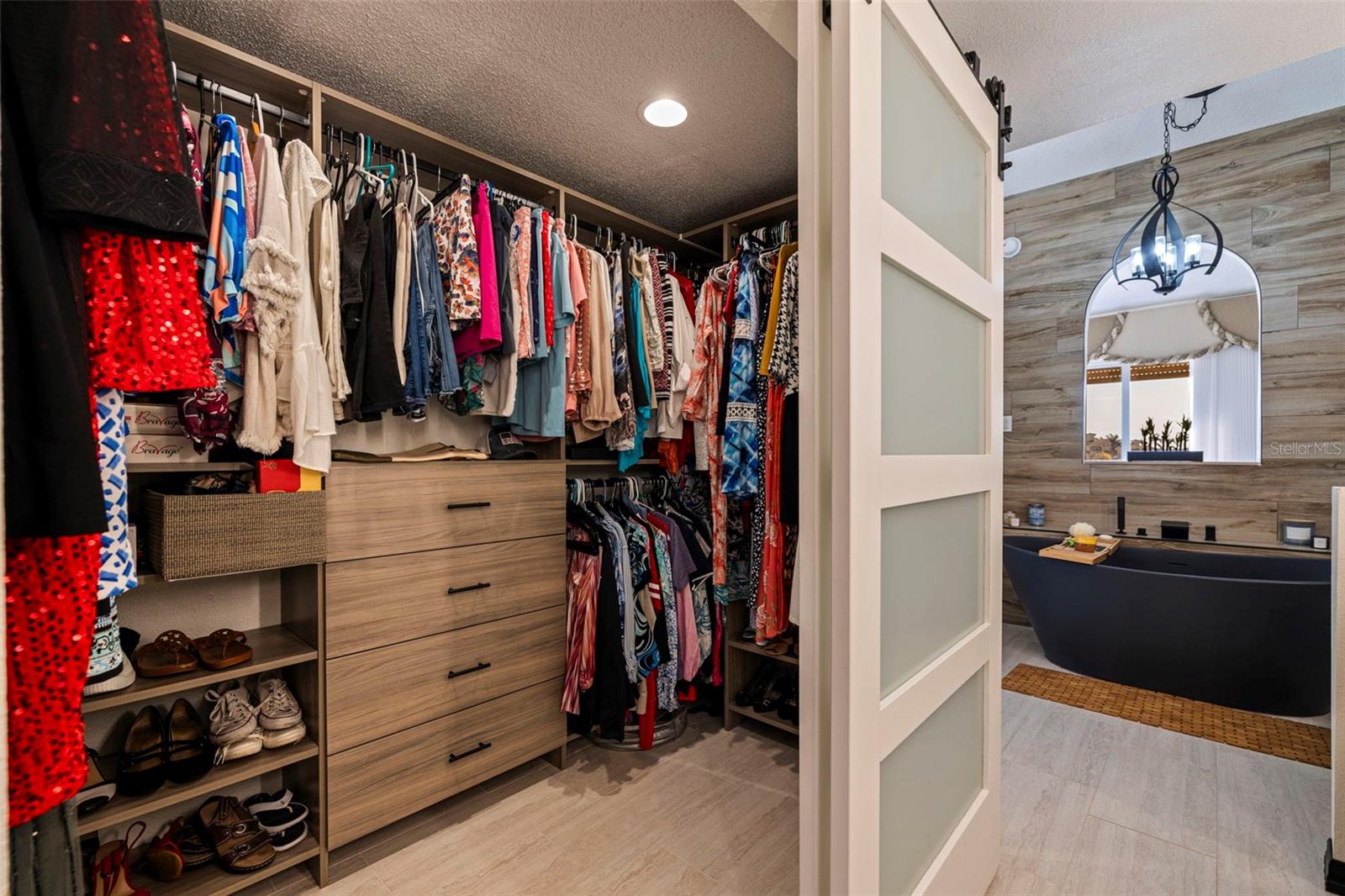 BRIDGEWATER TWNHMS - Residential