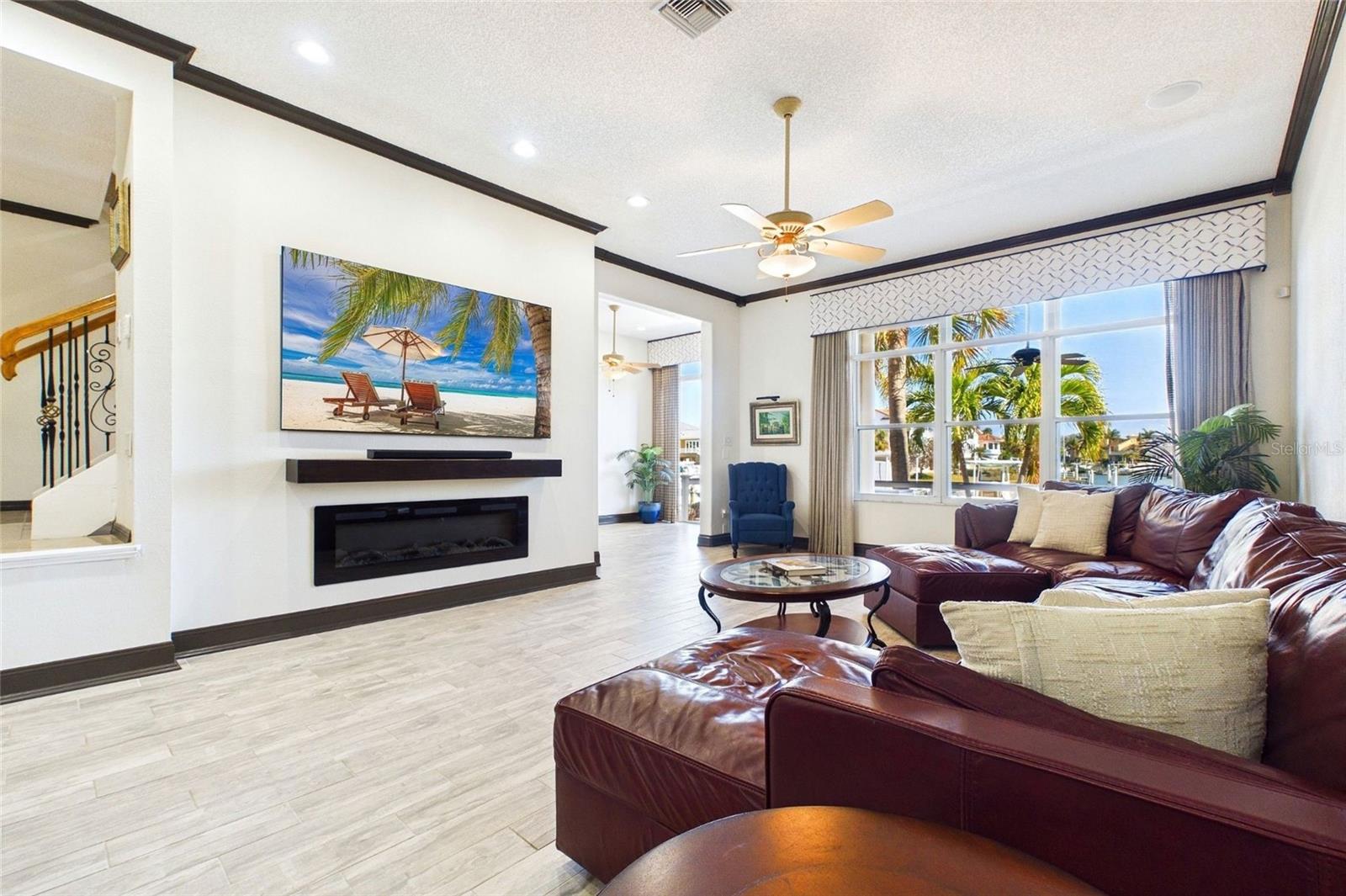 BRIDGEWATER TWNHMS - Residential