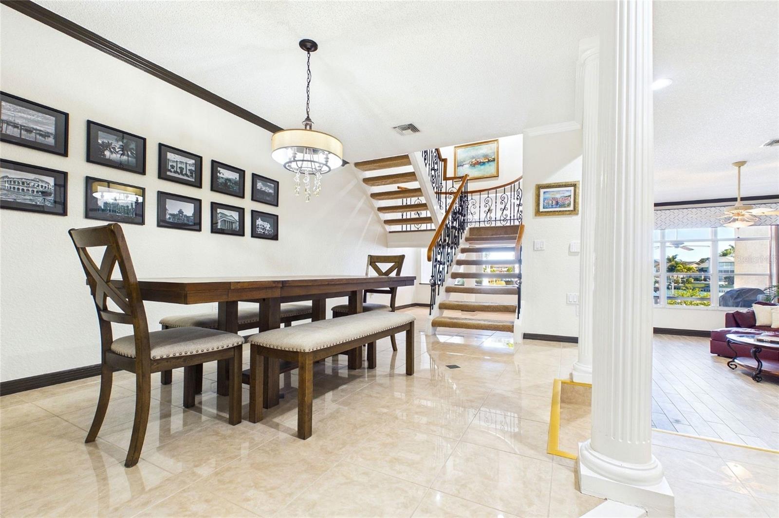 BRIDGEWATER TWNHMS - Residential