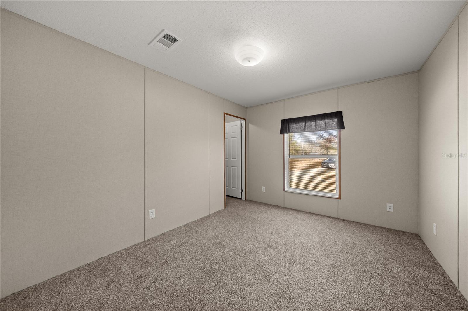 WILLISTON HIGHLANDS UN 7 - Residential