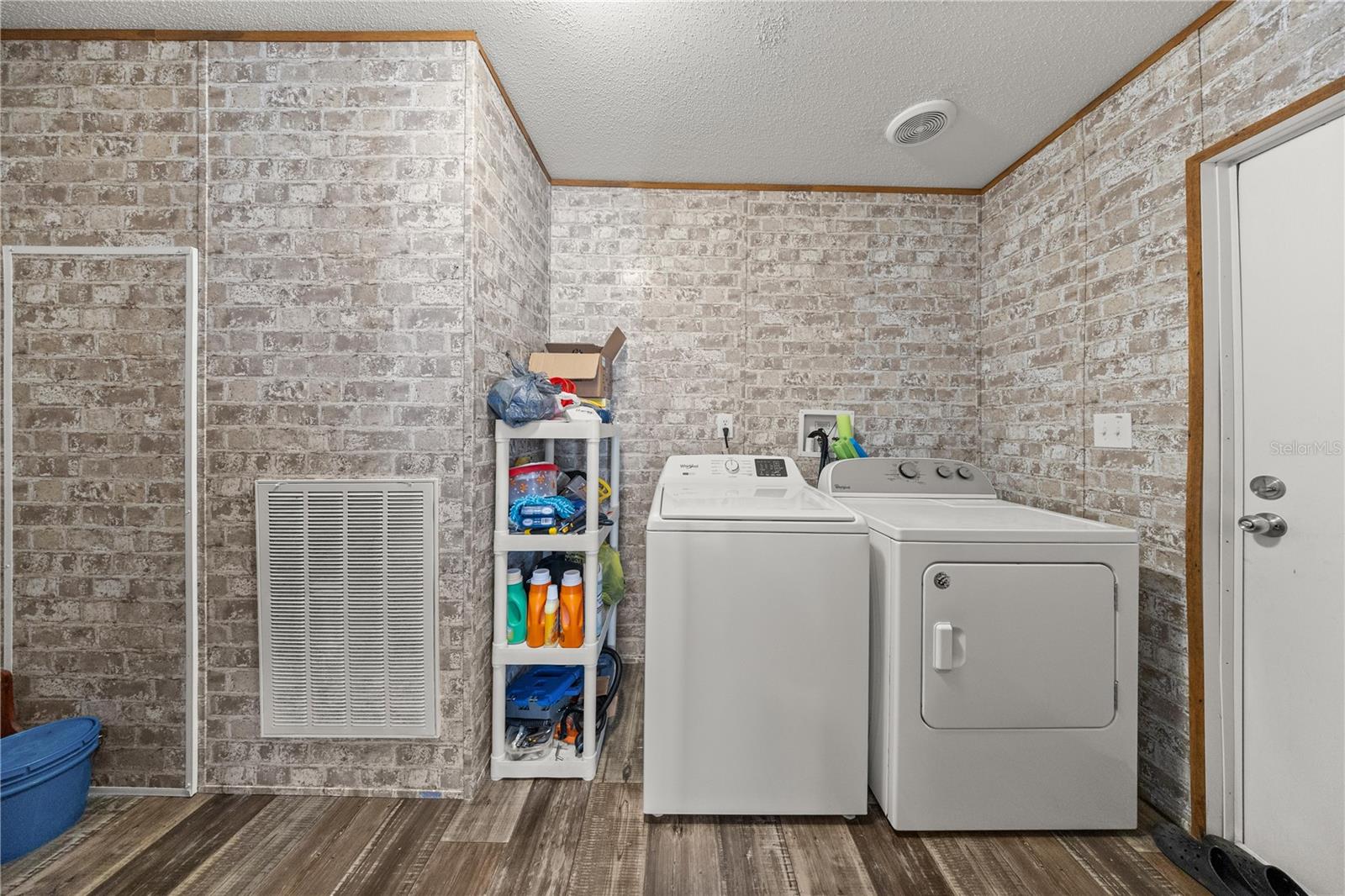 WILLISTON HIGHLANDS UN 7 - Residential