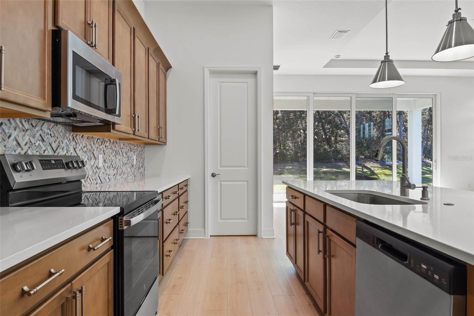 RESERVE AT VICTORIA - Residential