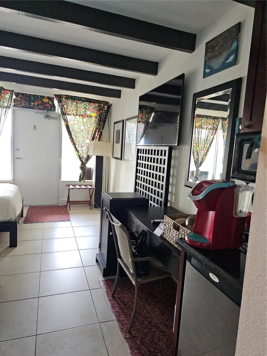 ISLAND RESORT AT MARINERS CLUB - Residential