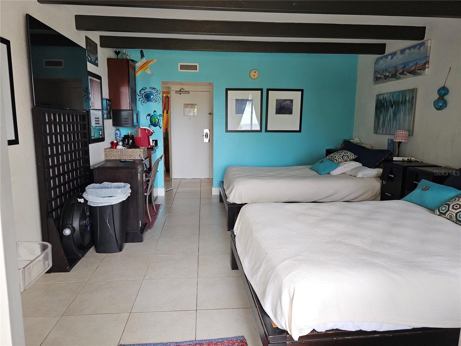 ISLAND RESORT AT MARINERS CLUB - Residential