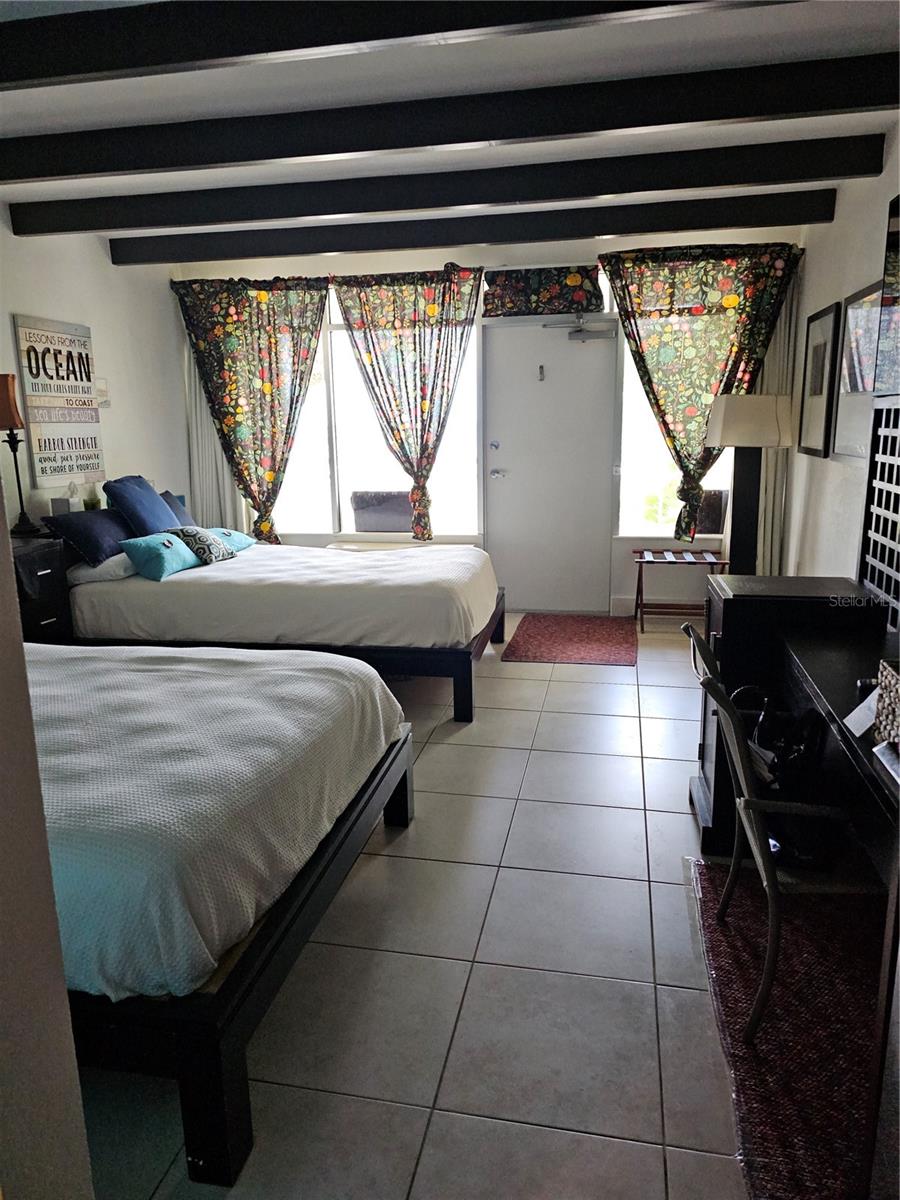 ISLAND RESORT AT MARINERS CLUB - Residential