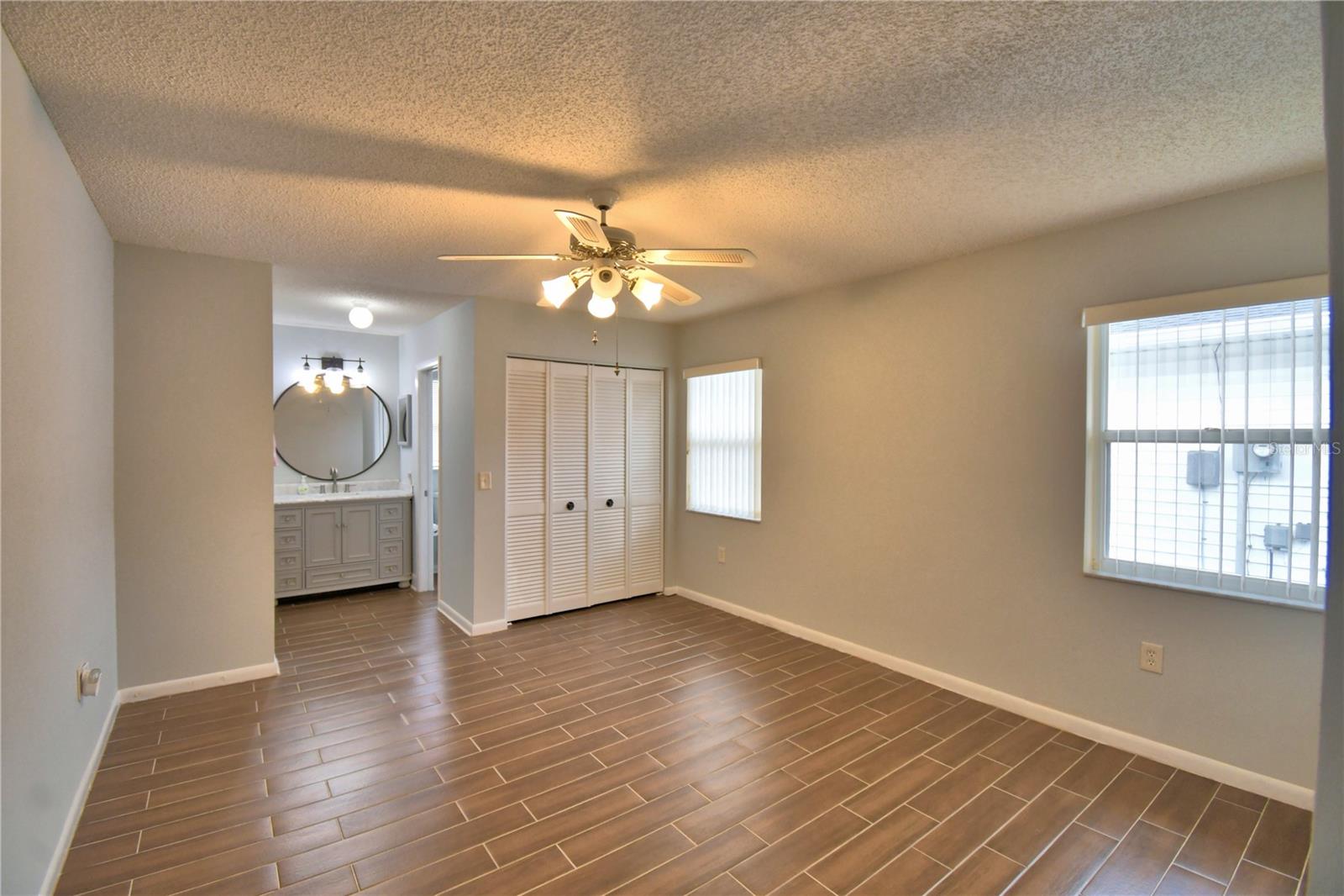 COLONNADES PH 02 - Residential