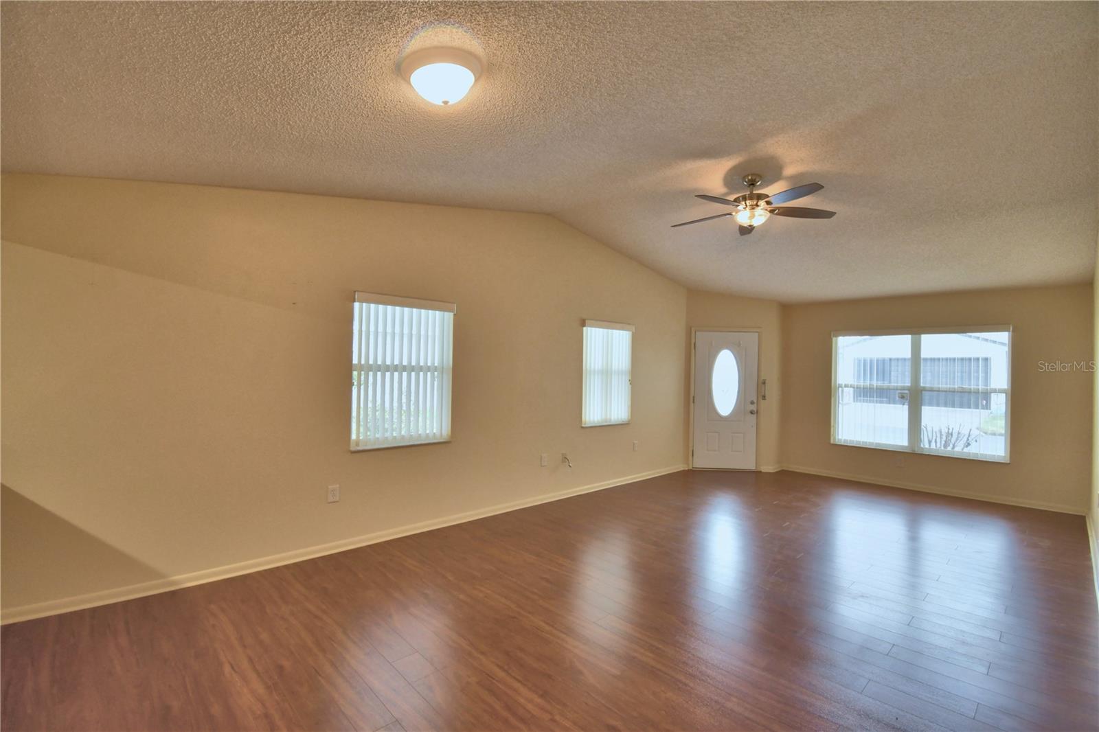 COLONNADES PH 02 - Residential