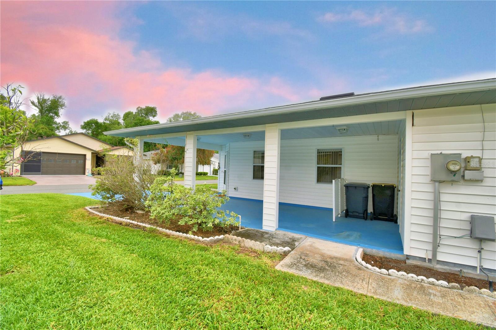 COLONNADES PH 02 - Residential