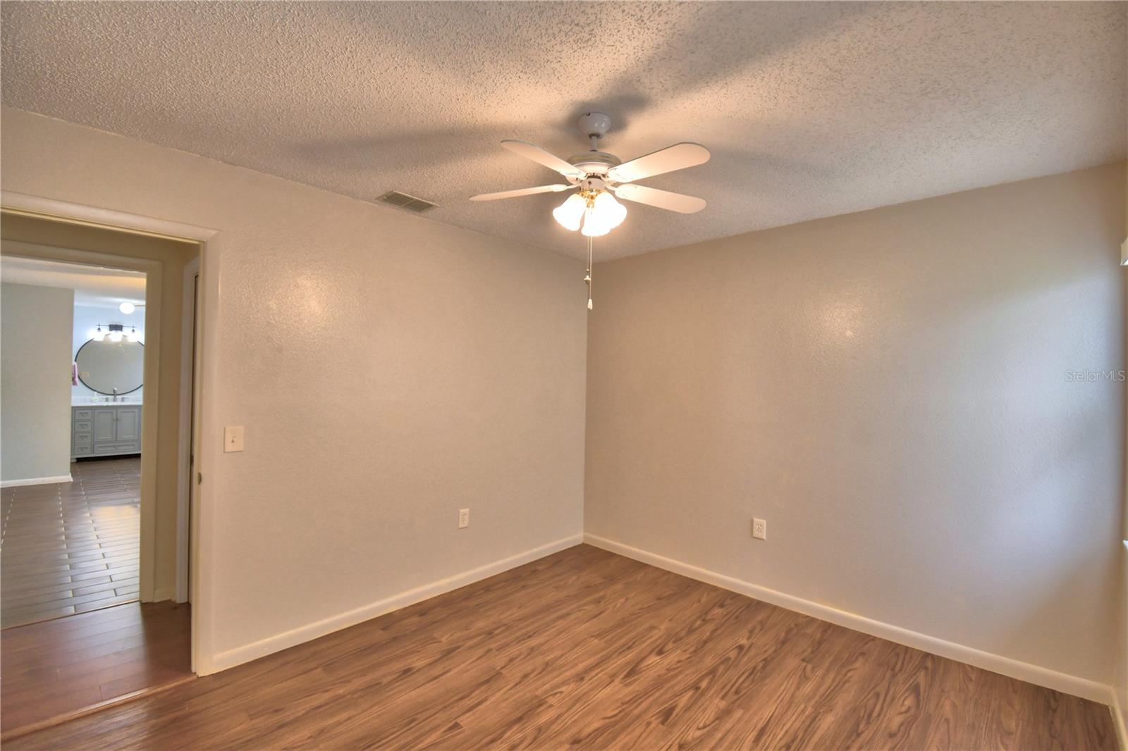 COLONNADES PH 02 - Residential