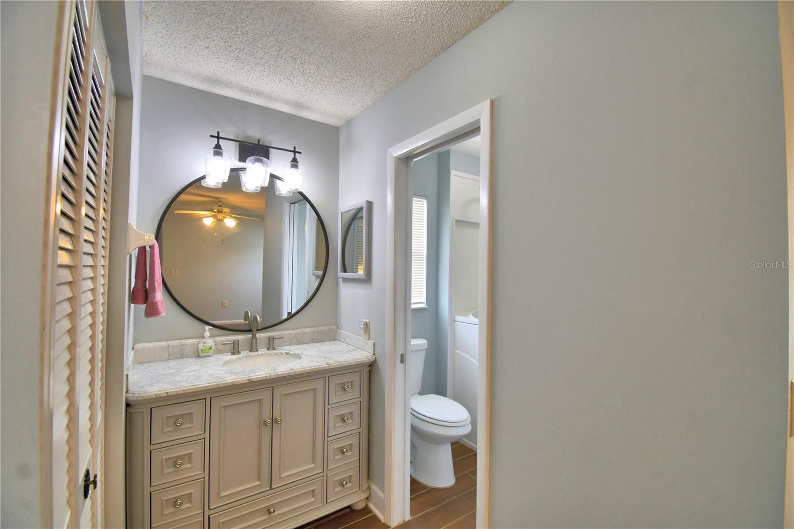 COLONNADES PH 02 - Residential