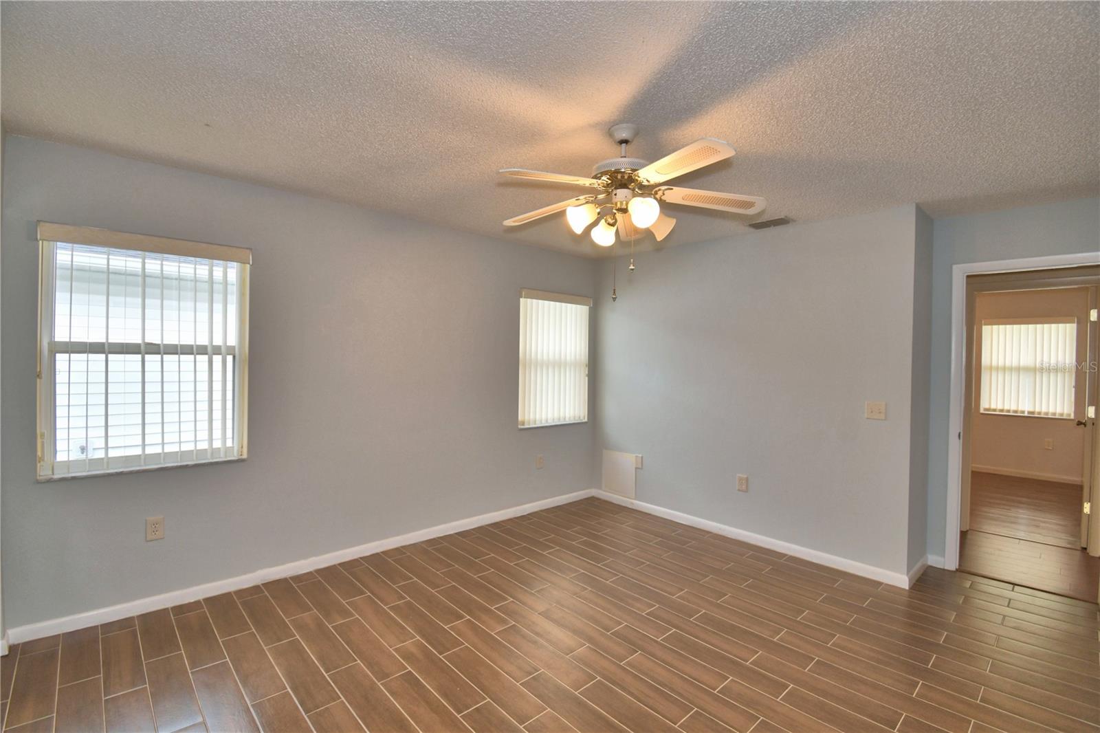 COLONNADES PH 02 - Residential