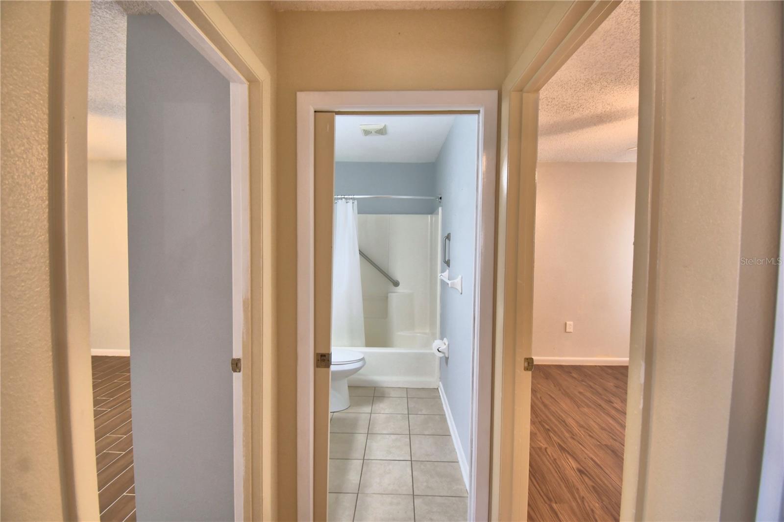 COLONNADES PH 02 - Residential