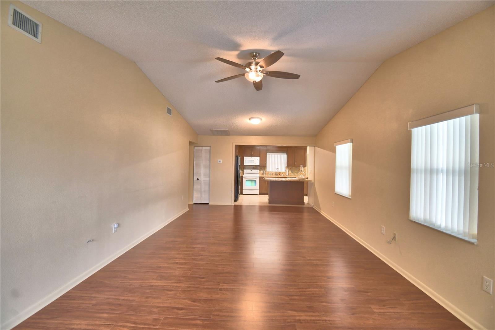 COLONNADES PH 02 - Residential