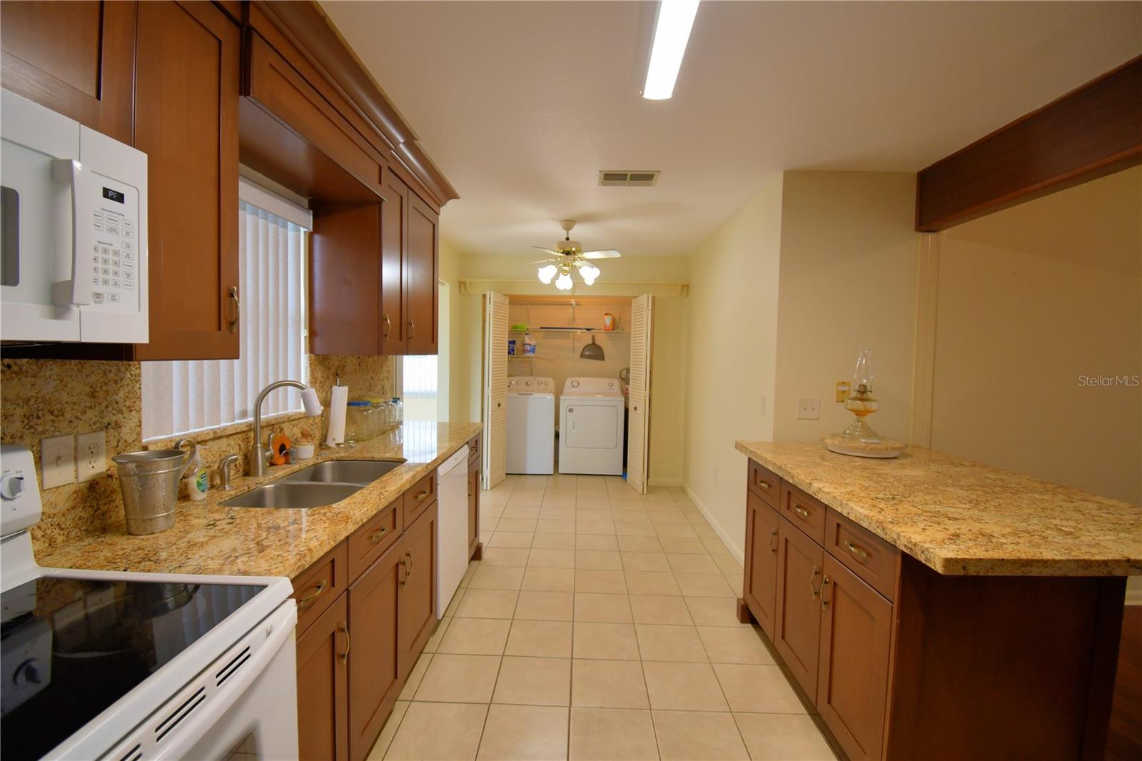 COLONNADES PH 02 - Residential