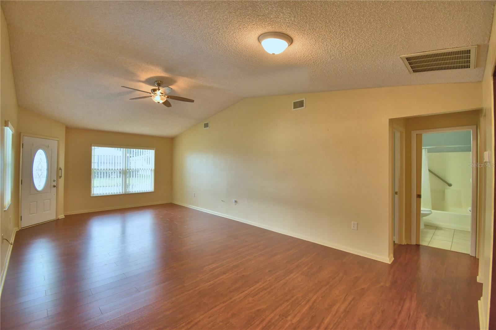 COLONNADES PH 02 - Residential