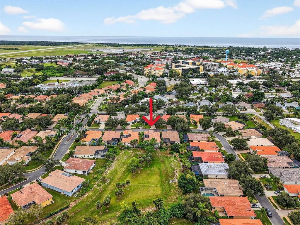 Photo of 329 Rio Terra, Venice, FL 34285 (MLS # N6140536)