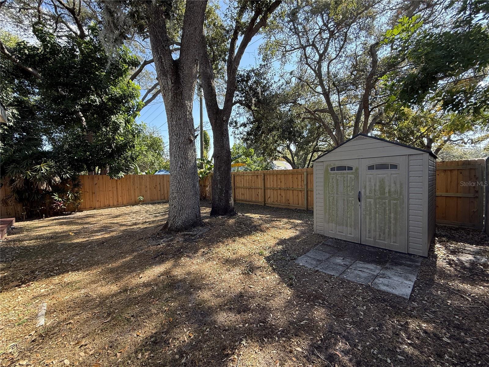 ROOSEVELT GROVES - Residential Lease