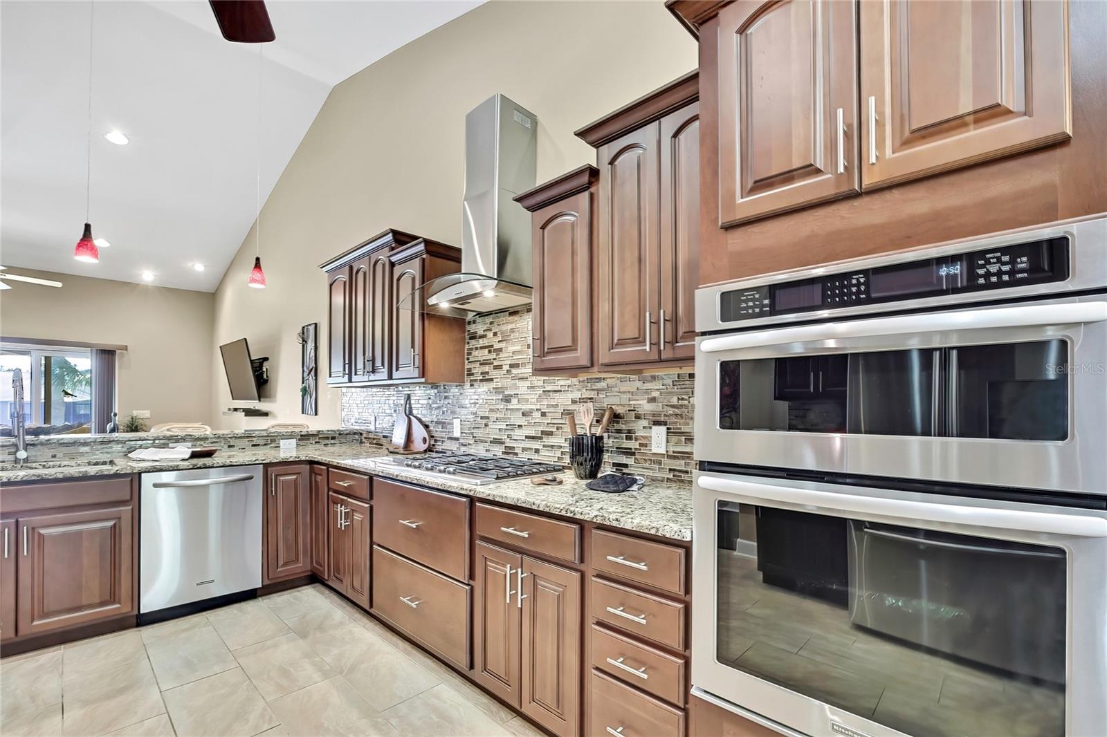 RIVER COVE LNDGS III - Residential