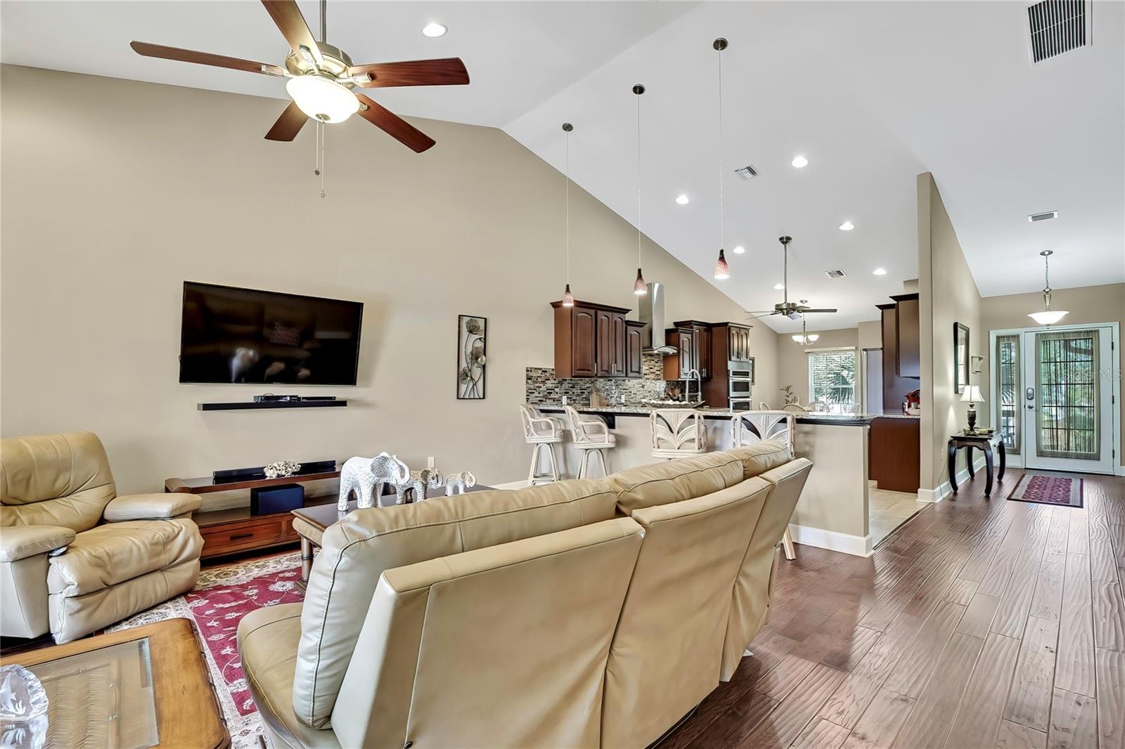 RIVER COVE LNDGS III - Residential