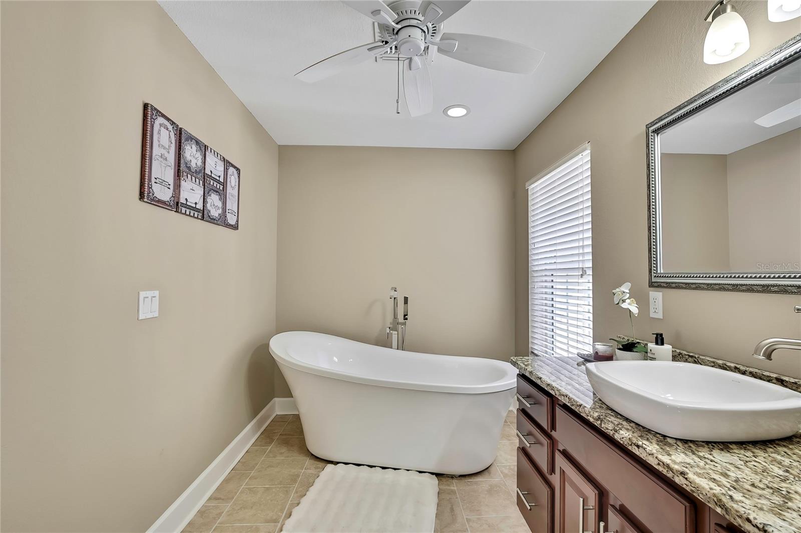 RIVER COVE LNDGS III - Residential