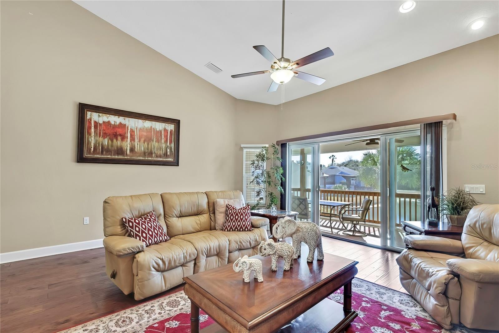 RIVER COVE LNDGS III - Residential