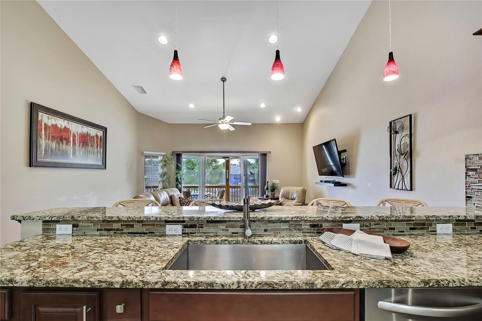 RIVER COVE LNDGS III - Residential