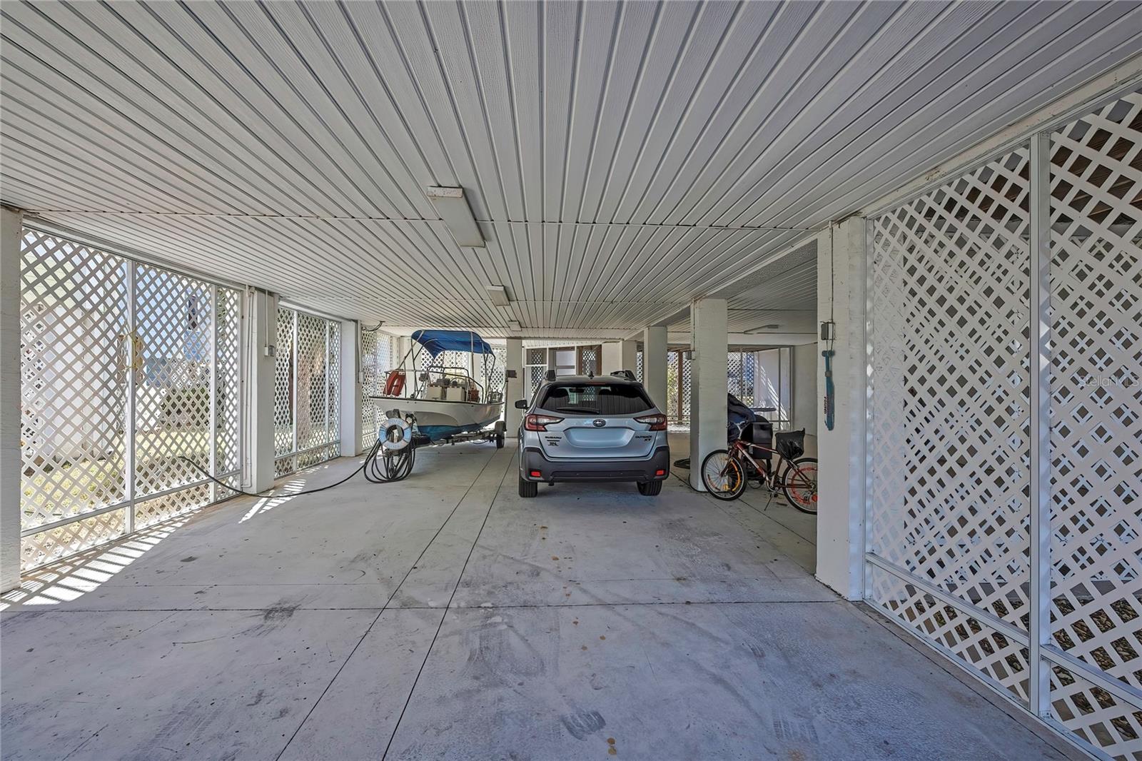 RIVER COVE LNDGS III - Residential