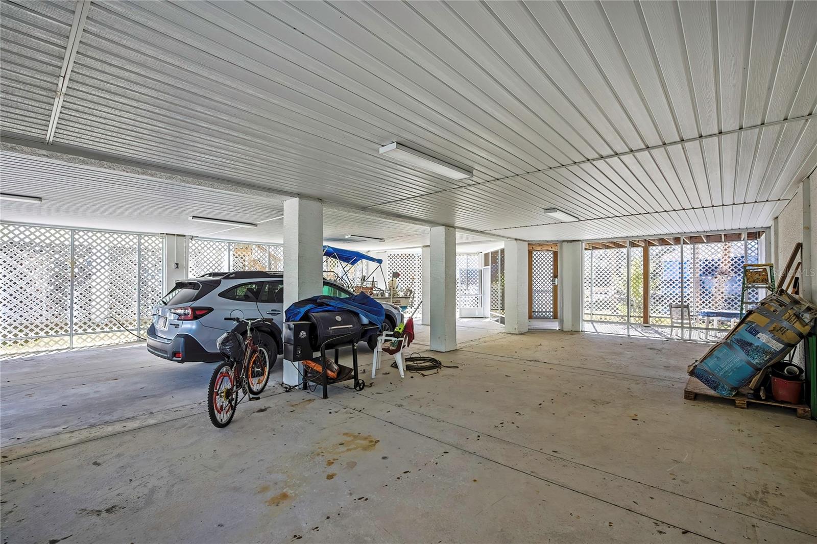 RIVER COVE LNDGS III - Residential