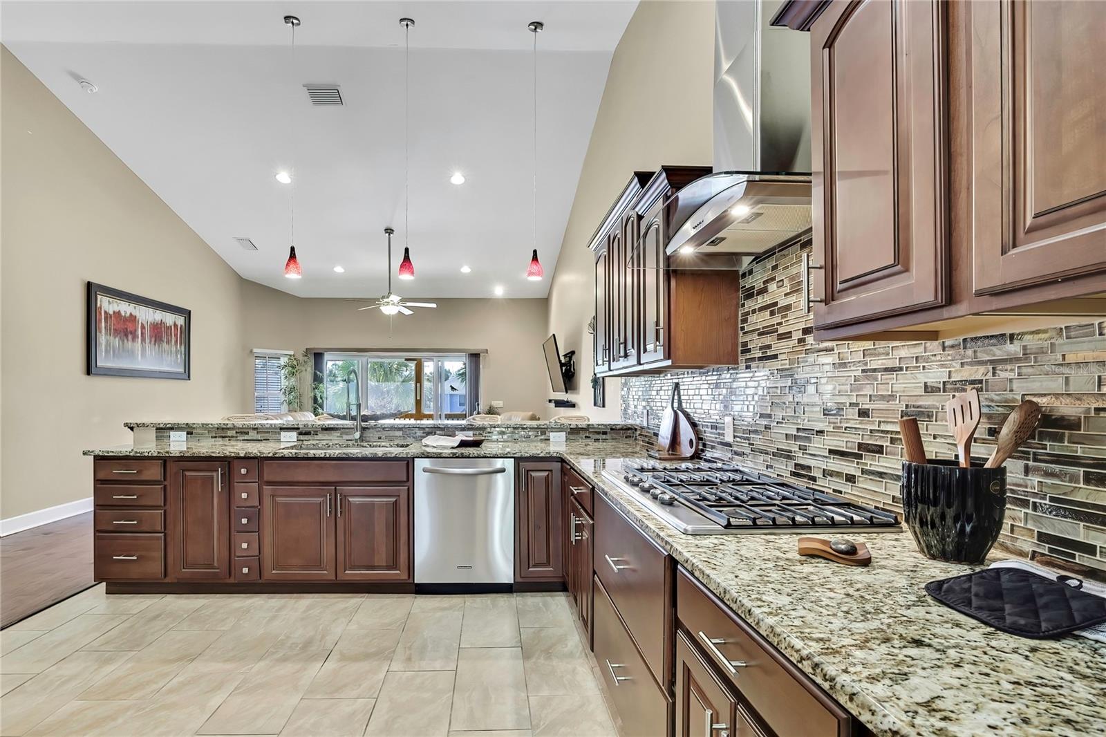 RIVER COVE LNDGS III - Residential