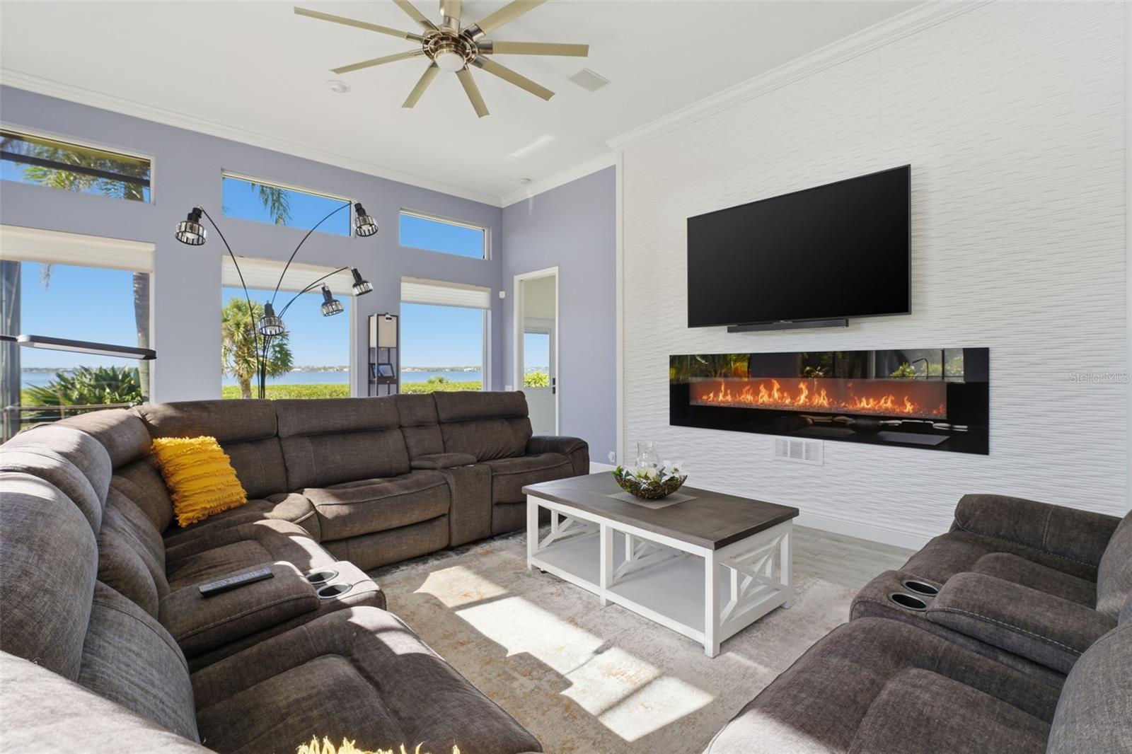 RIVERWOOD - Residential