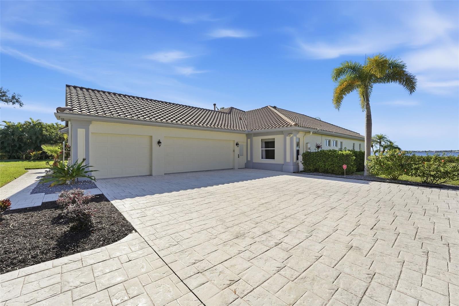 RIVERWOOD - Residential