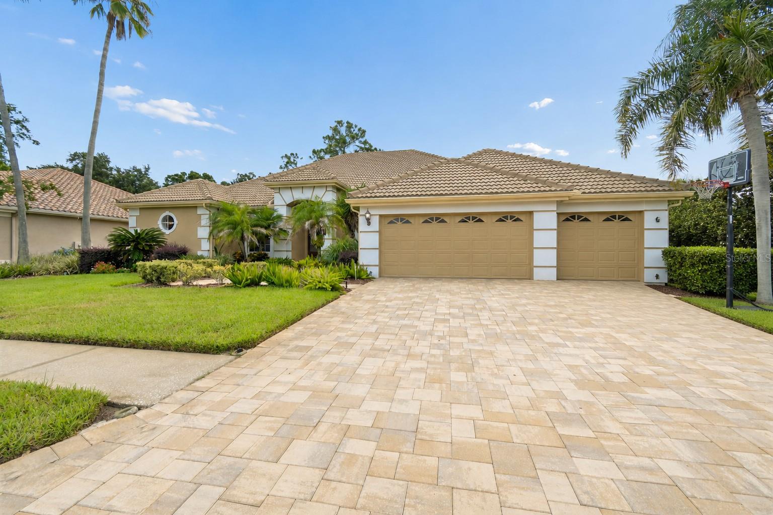 1021 HAGEN DRIVE