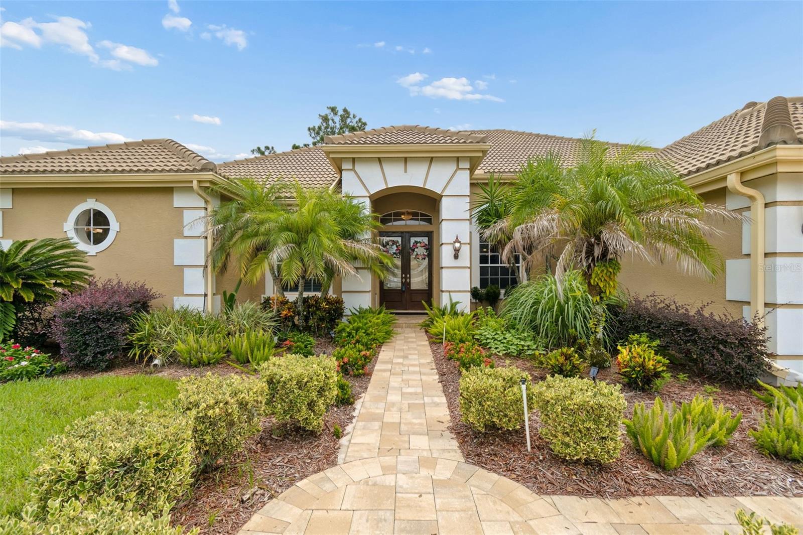 1021 HAGEN DRIVE