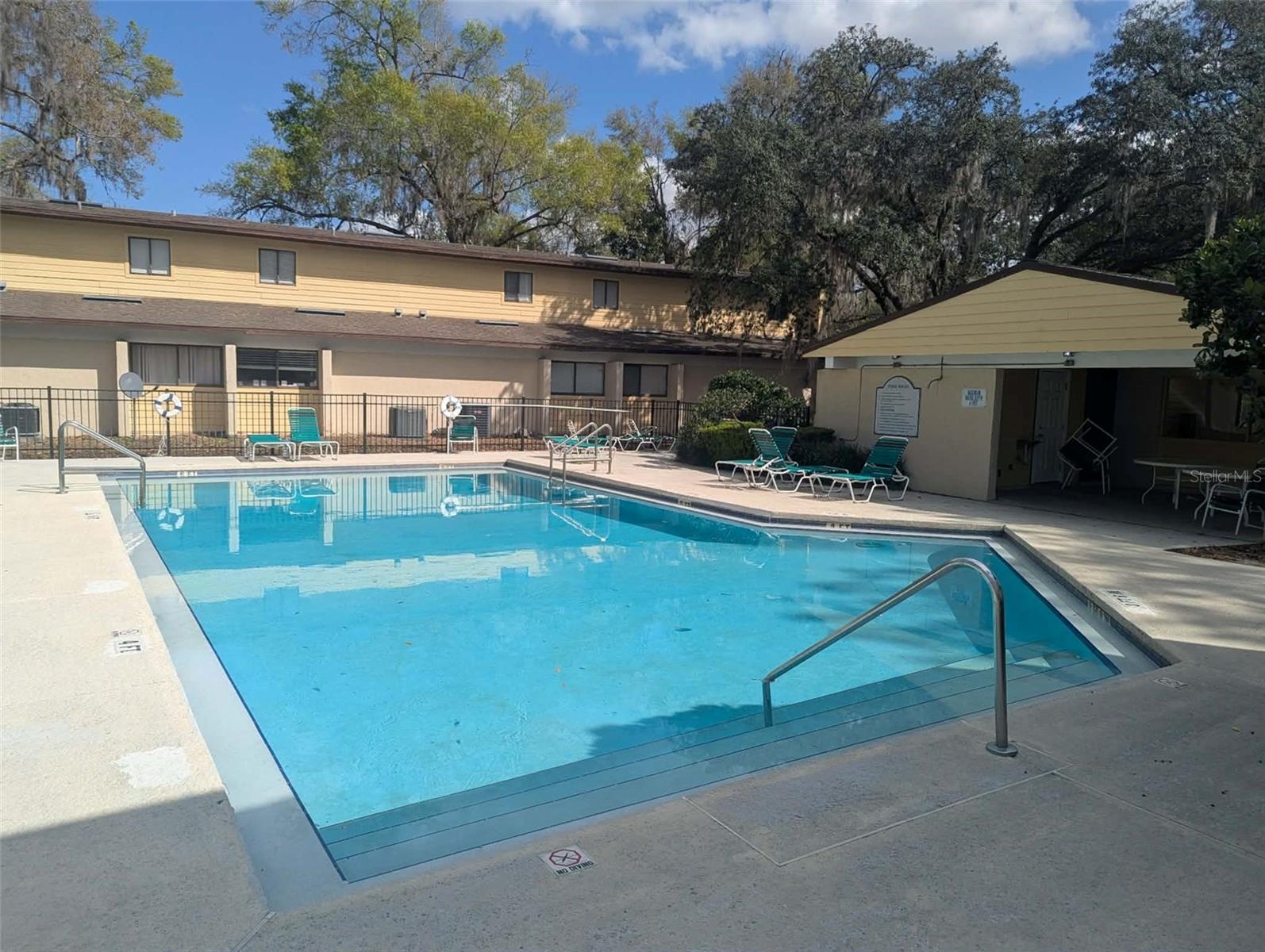 GRANTWOOD CONDO PH III - Residential Lease