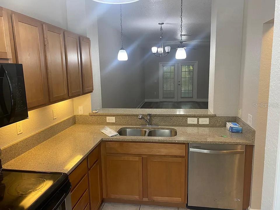 GRANTWOOD CONDO PH III - Residential Lease