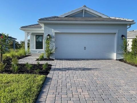 Photo of 18918 Indian Rock Place, Lakewood Ranch, FL 34211 (MLS # TB8436995)