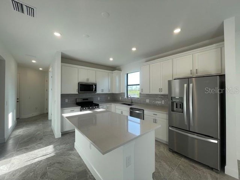 Photo of 18918 Indian Rock Place, Lakewood Ranch, FL 34211 (MLS # TB8436995)