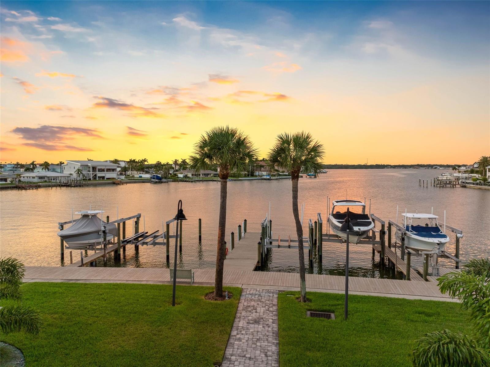 TIDES VILLAGE - YACHT - Residential