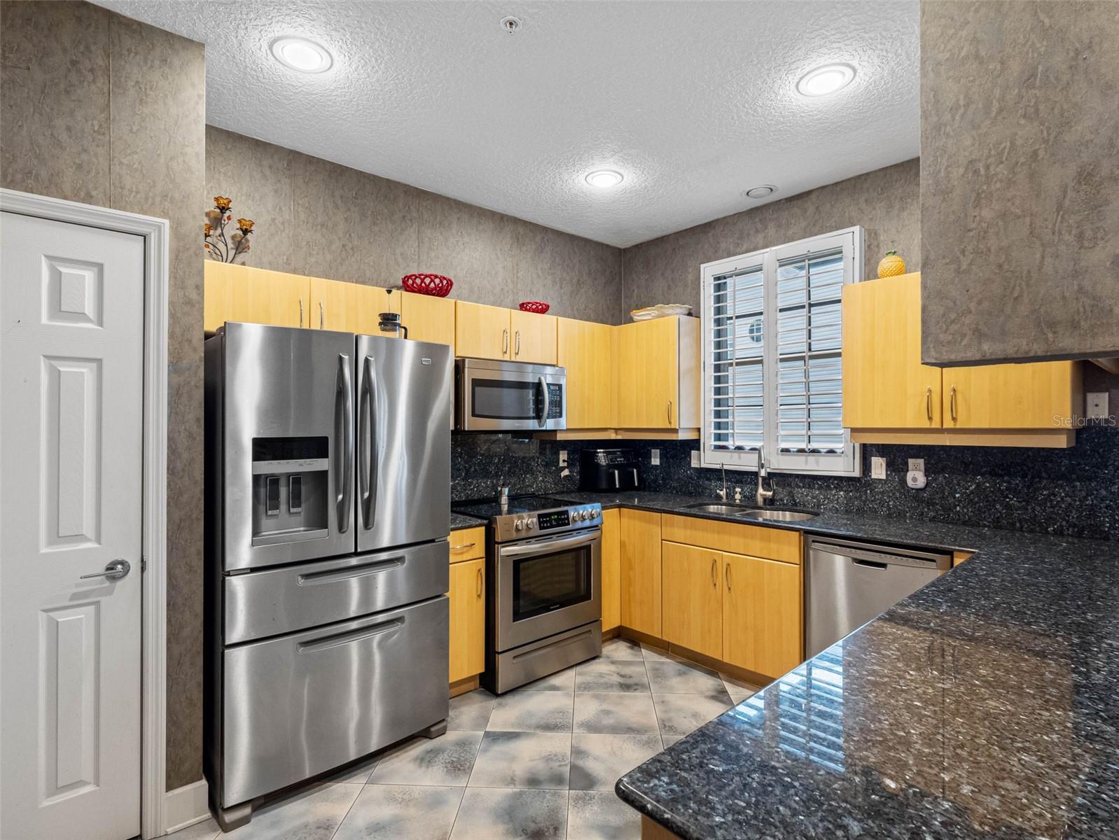 TIDES VILLAGE - YACHT - Residential