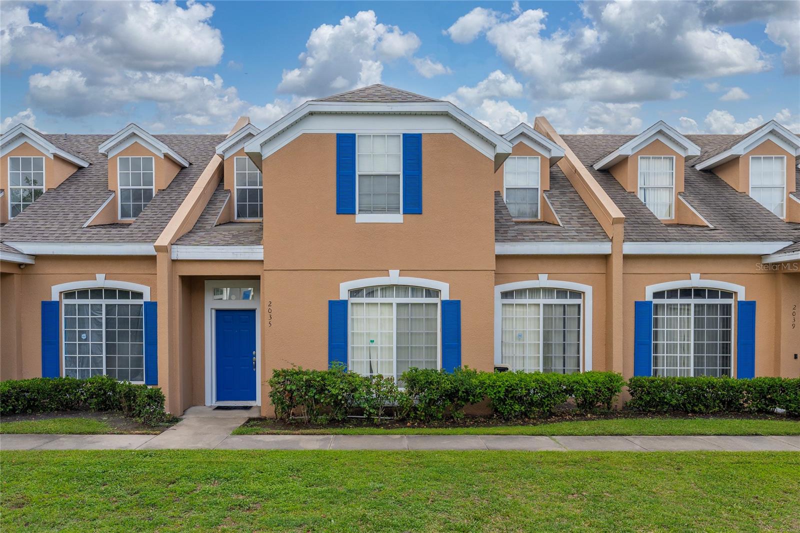 2035 ISLAND BROOK LANE