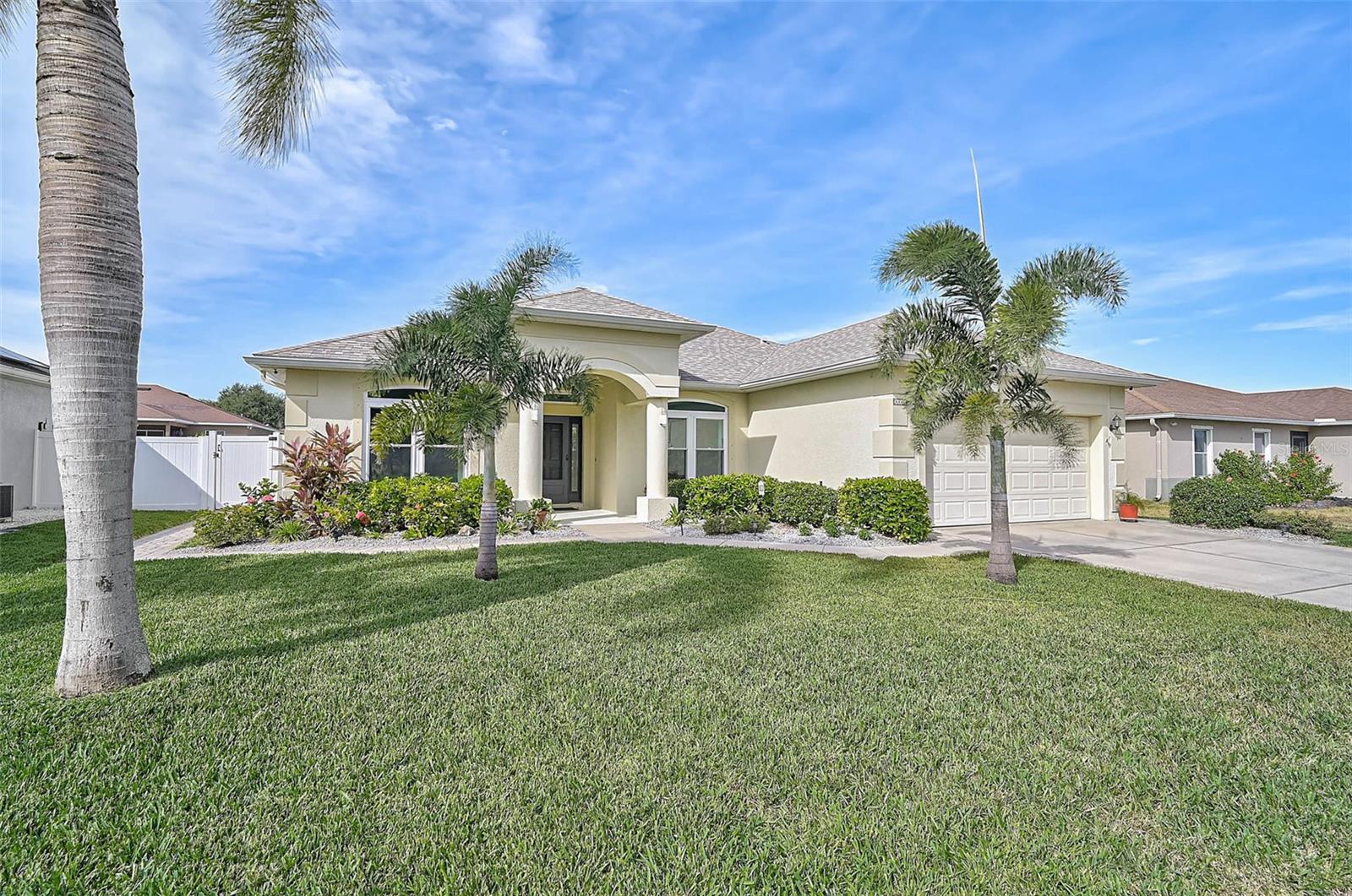 STERLING LAKE - Residential