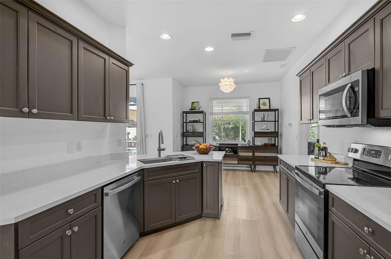 STERLING LAKE - Residential