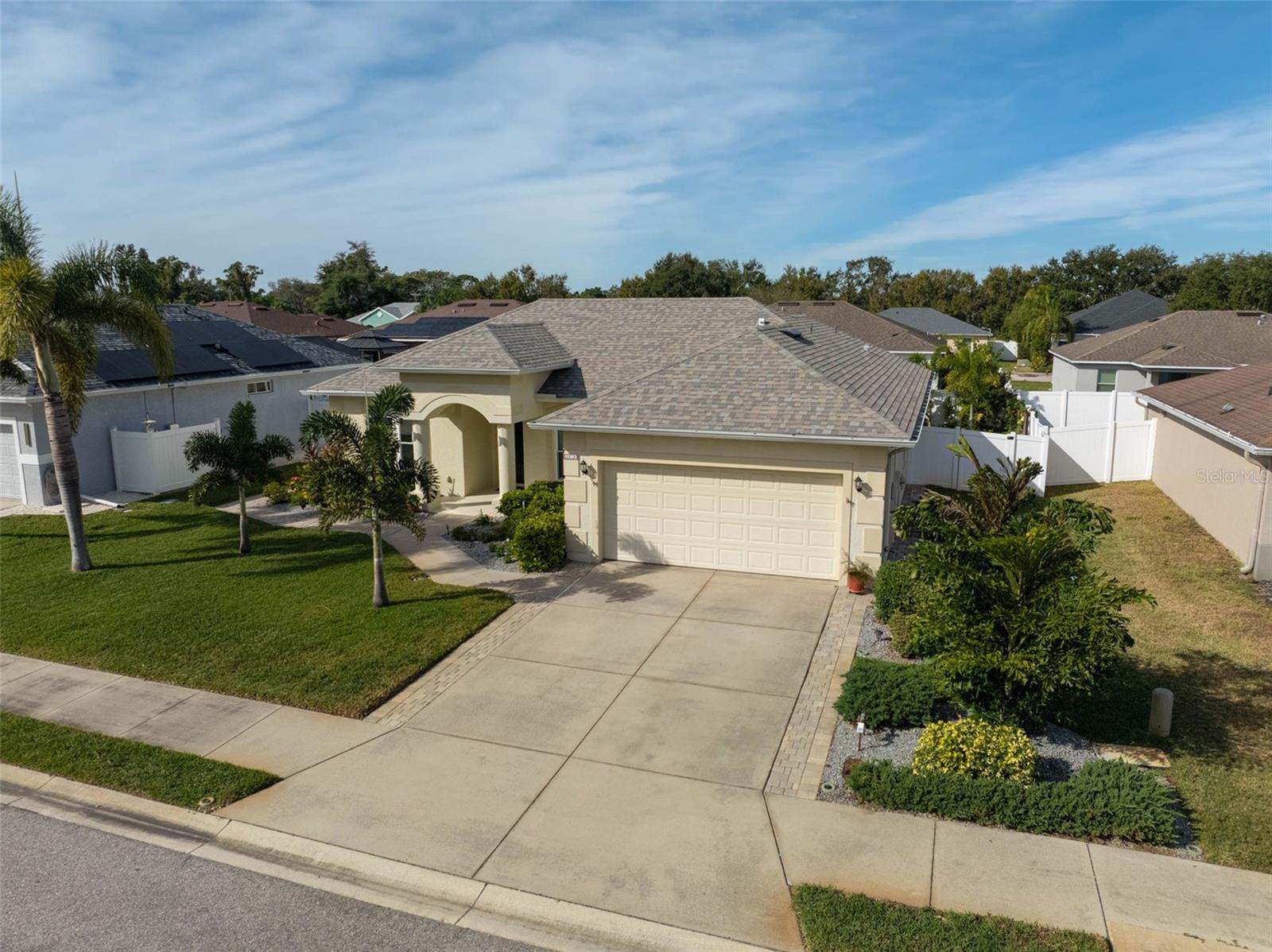 STERLING LAKE - Residential