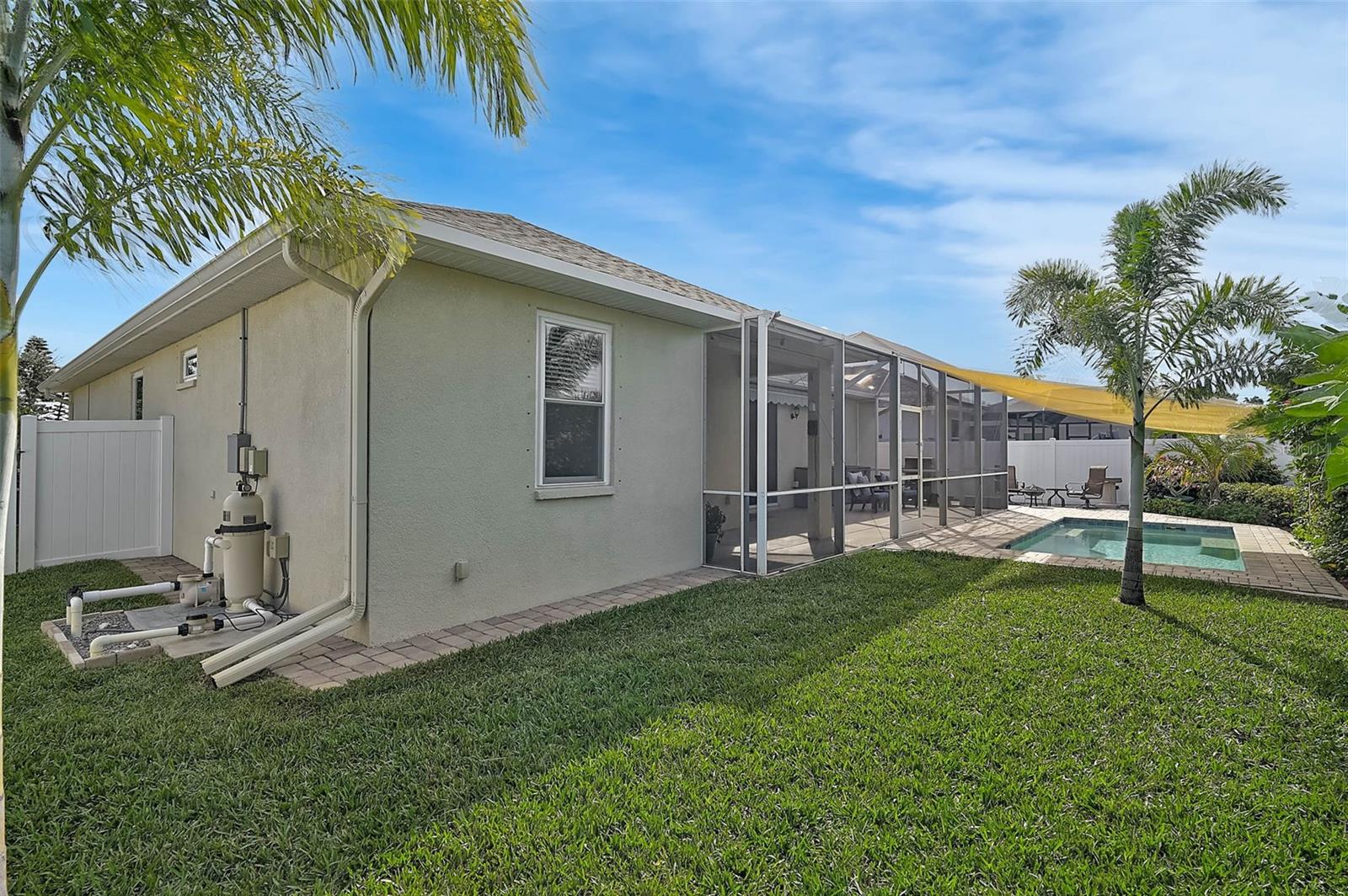 STERLING LAKE - Residential