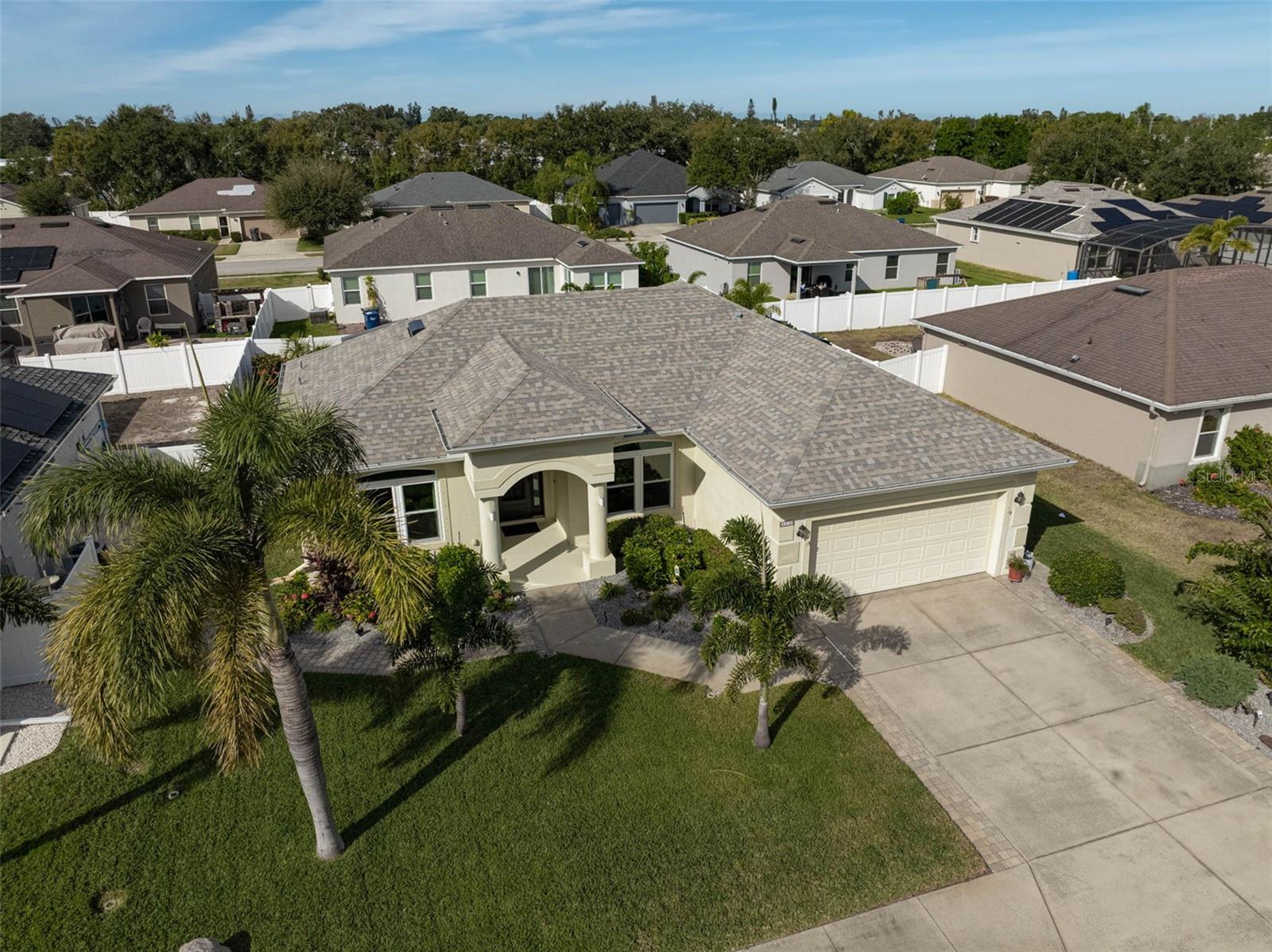 STERLING LAKE - Residential