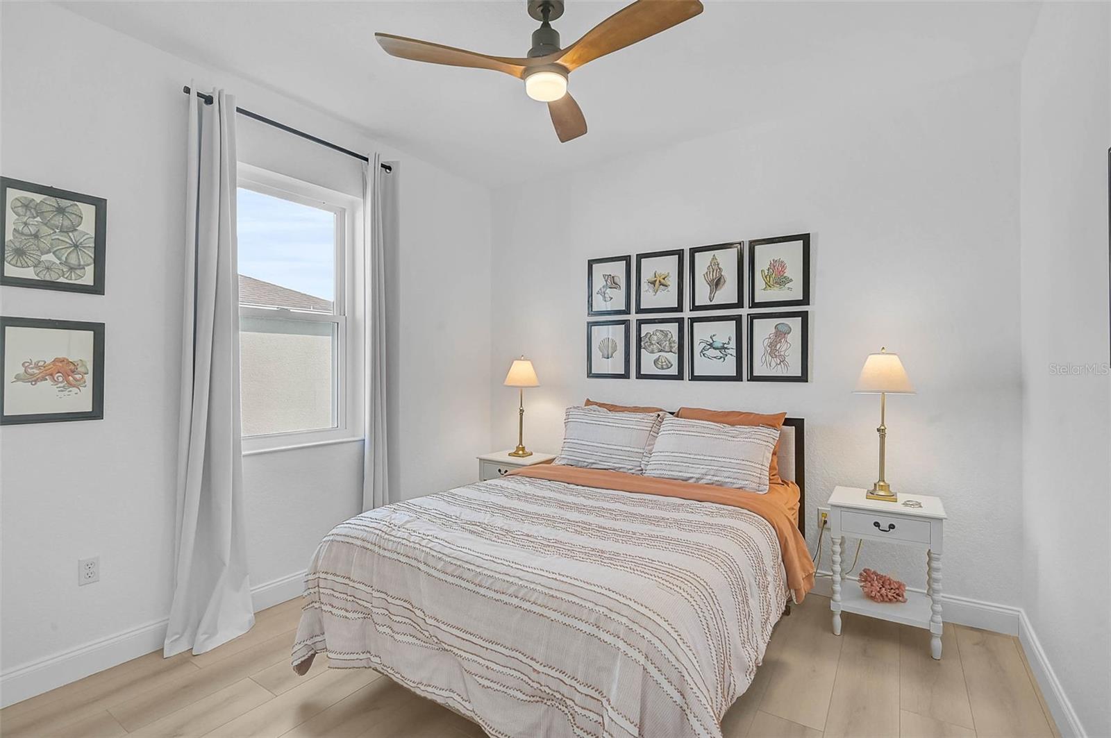 STERLING LAKE - Residential